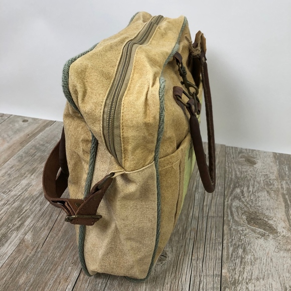**SOLD** The Barrel Shack | Messenger Canvas Bag - Picture 2 of 8